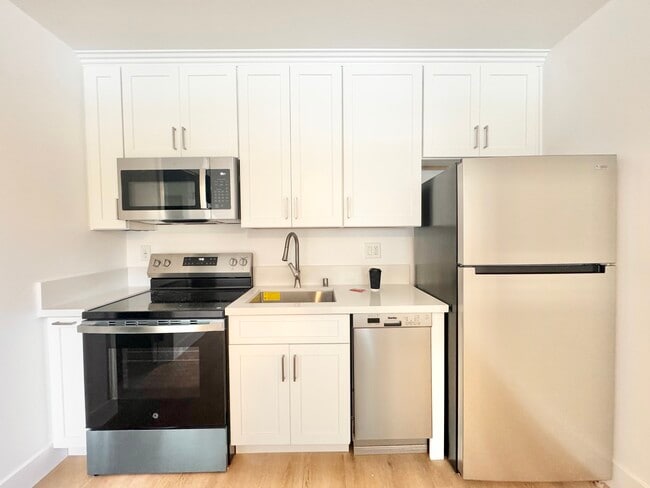 property at 3522 Bellevue Ave