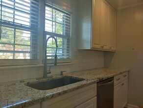 13 Bosch Ln in Newport News, VA - Building Photo - Building Photo