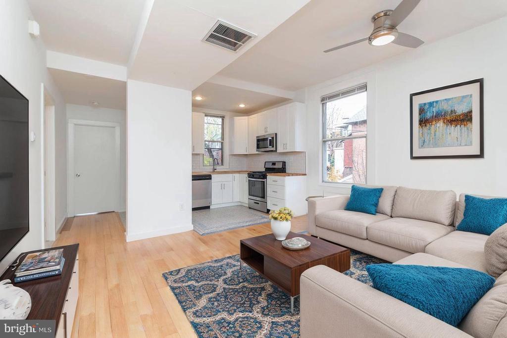 4813 Chester Ave in Philadelphia, PA - Building Photo