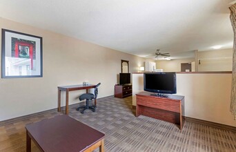 Furnished Studio - Urbandale in Urbandale, IA - Foto de edificio - Building Photo