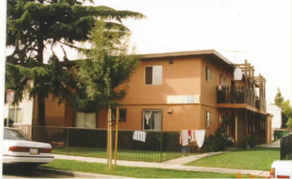 1425 Dubert Ln in San Jose, CA - Foto de edificio - Building Photo