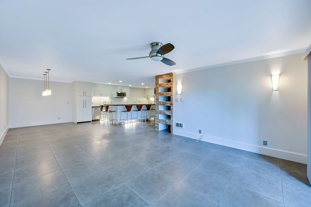 101 Scholz Plaza in Newport Beach, CA - Building Photo