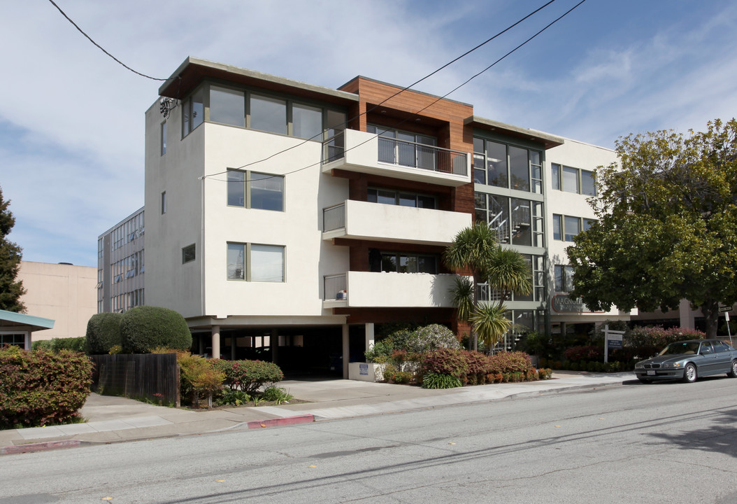 Magnolia Manor in San Carlos, CA - Building Photo