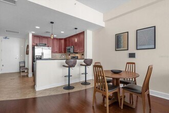 101 S Eola Dr in Orlando, FL - Building Photo - Building Photo