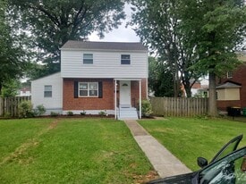 7107 Greenvale Pkwy in Hyattsville, MD - Building Photo