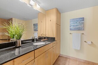 110 1st Ave NE, Unit F1202 in Minneapolis, MN - Building Photo - Building Photo