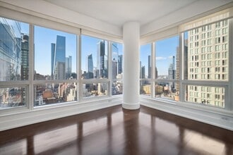 350 W 42nd St in New York, NY - Foto de edificio - Building Photo