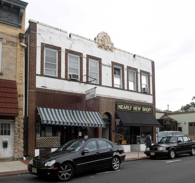 70-72 Monmouth St in Red Bank, NJ - Foto de edificio - Building Photo