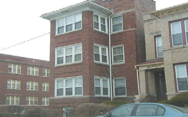 1324 W 64th St in Chicago, IL - Building Photo