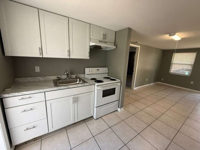 1718 S Washington Ave in Clearwater, FL - Building Photo - Building Photo