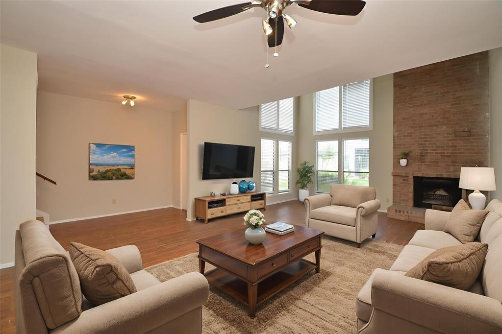 8636 Wednesbury Ln in Houston, TX - Building Photo