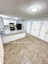 15686 Ninety-Third Ave in Florissant, MO - Building Photo - Building Photo