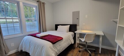 19925 Wallingford Ave N in Shoreline, WA - Foto de edificio - Building Photo