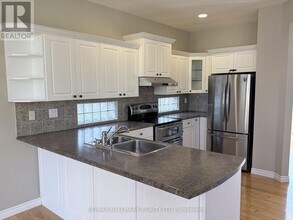 29 Wildwood Trail in Barrie, ON - Building Photo - Building Photo