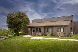 Indian Ridge Luxury Apartments in Johnson City, NY - Building Photo