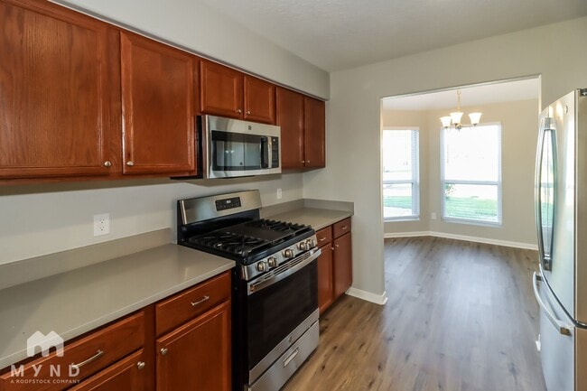 8110 Rosemary Drive in Baytown, TX - Foto de edificio - Building Photo