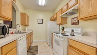 7990 Baymeadows Rd E in Jacksonville, FL - Building Photo - Building Photo