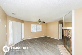 428 Trumpet St SW in Palm Bay, FL - Foto de edificio - Building Photo