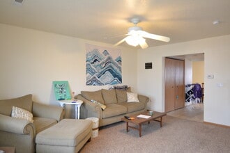 610 S Sixth St, Unit A in Kirksville, MO - Foto de edificio - Building Photo