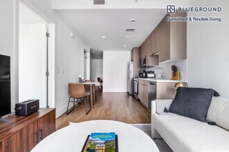 700 W 9th St-Unit -FL23-ID625 in Los Angeles, CA - Foto de edificio - Building Photo