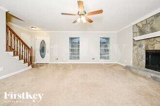 210 Sharon Acres Ct in Stockbridge, GA - Foto de edificio - Building Photo