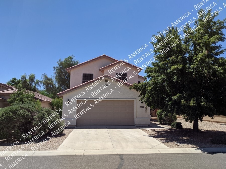 895 E Lakeview Dr in San Tan Valley, AZ - Foto de edificio