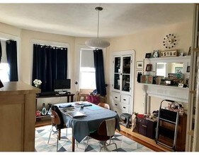 242 Brown St-Unit -242 in Waltham, MA - Building Photo - Building Photo