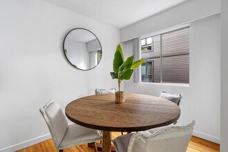 2225 W 8th Ave in Vancouver, BC - Building Photo - Building Photo