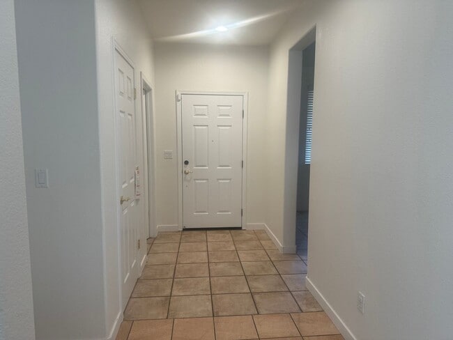 4317 Spring Creek Ct in Fairfield, CA - Building Photo - Building Photo