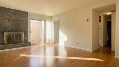 3402 Homestead Rd in Santa Clara, CA - Foto de edificio - Building Photo