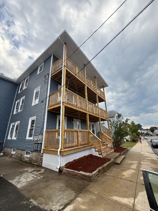 363 Logee St