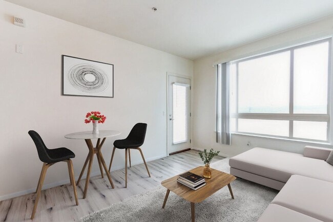100 S Alameda St in Los Angeles, CA - Building Photo - Building Photo
