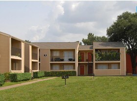 Sausalito in Houston, TX - Building Photo