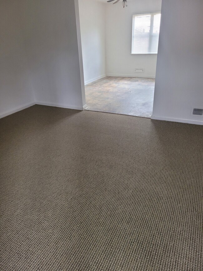 511 Queensgate Rd photo'