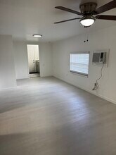 4577 Clinton Blvd in Greenacres, FL - Building Photo - Building Photo