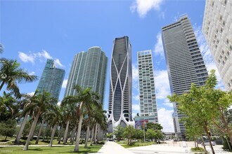 1000 Biscayne Blvd in Miami, FL - Building Photo - Building Photo
