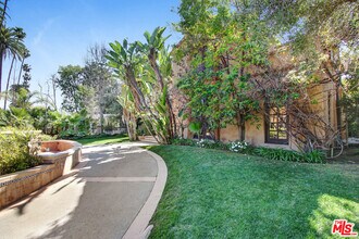 725 Foothill Rd in Beverly Hills, CA - Building Photo - Building Photo