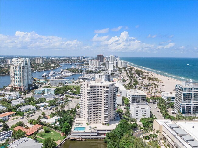 3000 Holiday Dr in Fort Lauderdale, FL - Building Photo - Building Photo