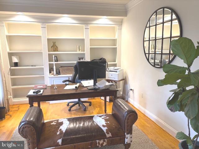 property at 5924 Chesterbrook Rd