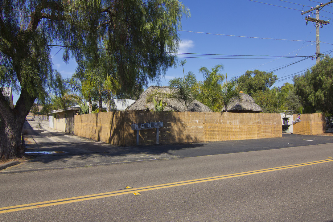 5939 San Miguel Rd in Bonita, CA - Foto de edificio