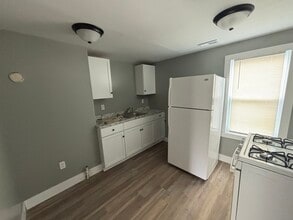 634 W 14th Ave in Hutchinson, KS - Foto de edificio - Building Photo