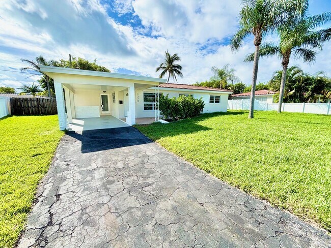 2370 NE 4th Ave in Boca Raton, FL - Building Photo - Building Photo