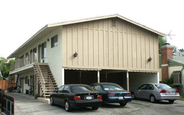 11477 Albers St in North Hollywood, CA - Foto de edificio - Building Photo