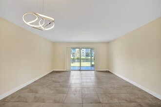 301 SE 3rd St in Dania Beach, FL - Building Photo - Building Photo