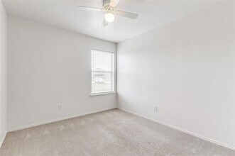 10715 Edgewest Terrace in Fort Worth, TX - Building Photo - Building Photo