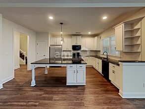 776 Somersby Dr in Dallas, GA - Foto de edificio - Building Photo