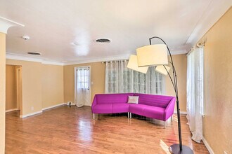 6851 Nebraska Ave in Toledo, OH - Building Photo - Building Photo