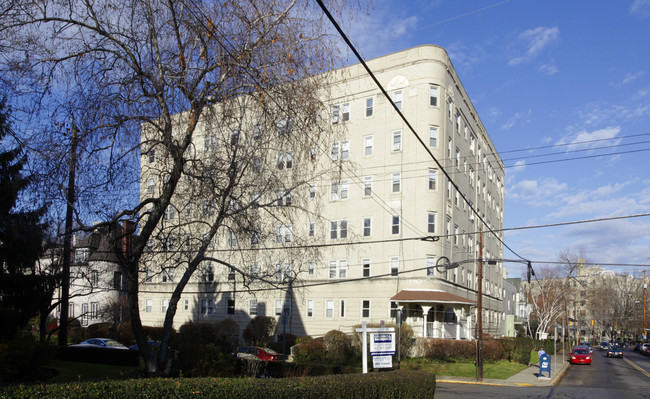 Frontenac Apartments in Pittsburgh, PA - Building Photo - Building Photo