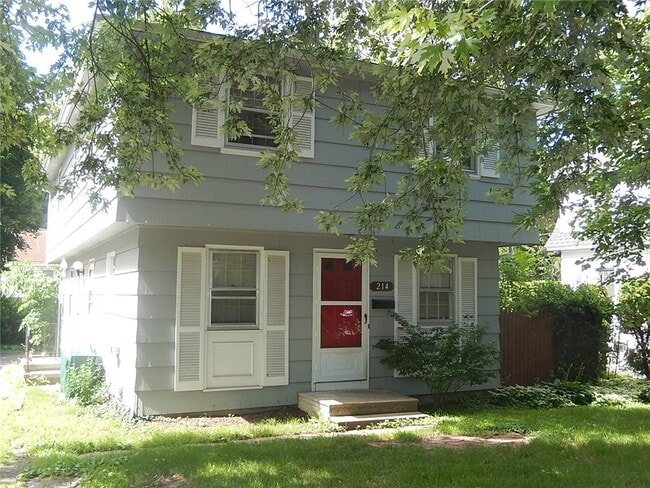 property at 214 E Spruce St