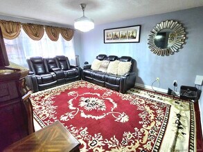 24 Acorn St in New Britain, CT - Building Photo - Building Photo